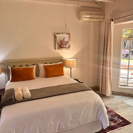 Woods Guest House Middelburg  Esterno foto