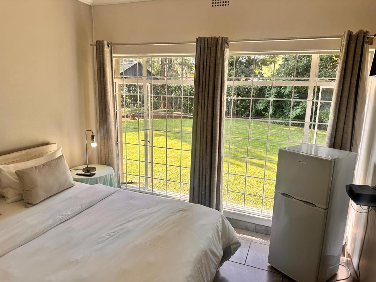 Woods Guest House Middelburg  Esterno foto